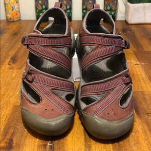 Keen Rose Women's Red/Gray Closed Toe Protection Strappy Sandals: 9.5